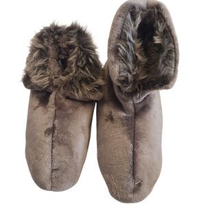 PLUSH SLIPPERS Faux Fur Cuffs Two Styles‎ Size L